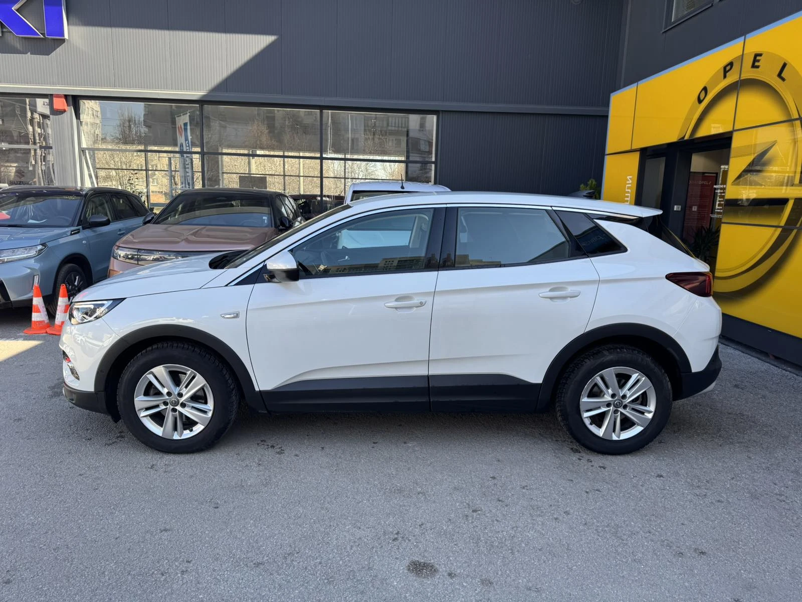 Opel Grandland X 1.6 TURBO - изображение 3