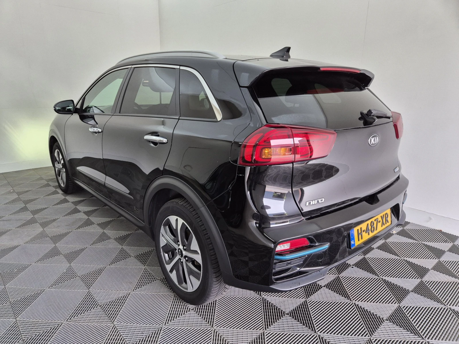 Kia Niro 65KWh EXECUTIVE LINE/KIACONN/FULL ASIST/ТЕРМОПОМПА - изображение 2