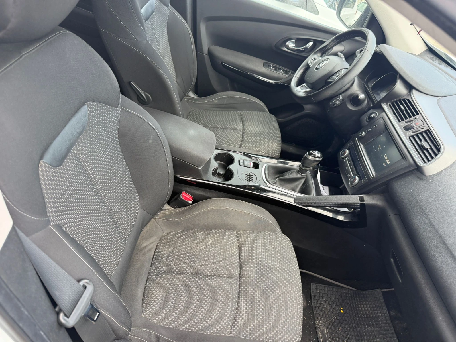 Renault Kadjar 1.5 DCI, снимка 7 - Автомобили и джипове - 53844618