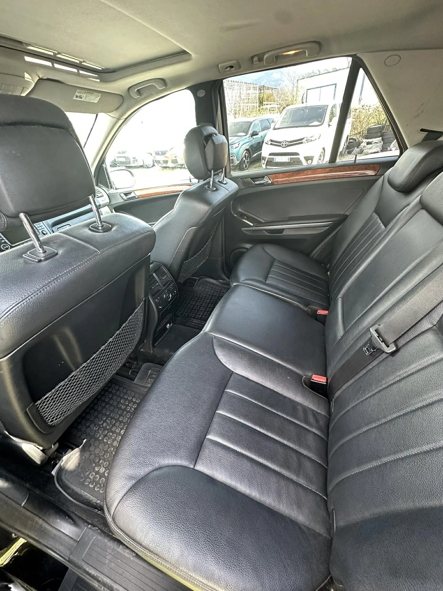 Mercedes-Benz ML 320, снимка 6 - Автомобили и джипове - 54189992