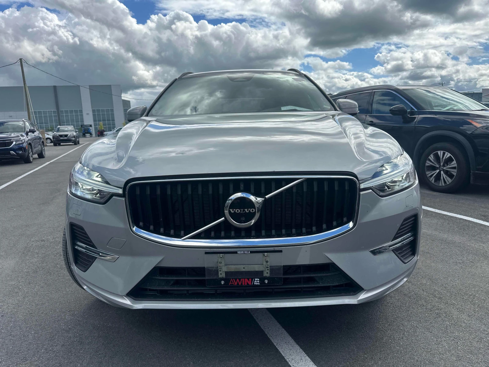 Volvo XC60 Momentum / CARFAX / DISTRONIK / 360, снимка 5 - Автомобили и джипове - 55912641