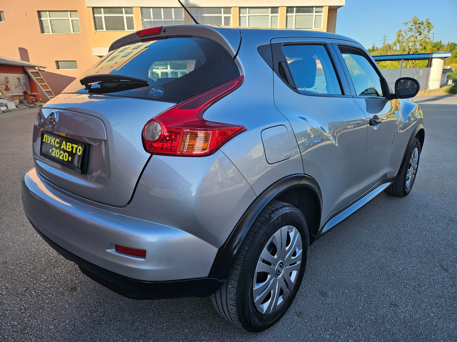 Nissan Juke 1.6i Газ BRC ТОП СЪСТОЯНИЕ  РЕАЛНИ КИЛОМЕТРИ , снимка 4 - Автомобили и джипове - 56011014