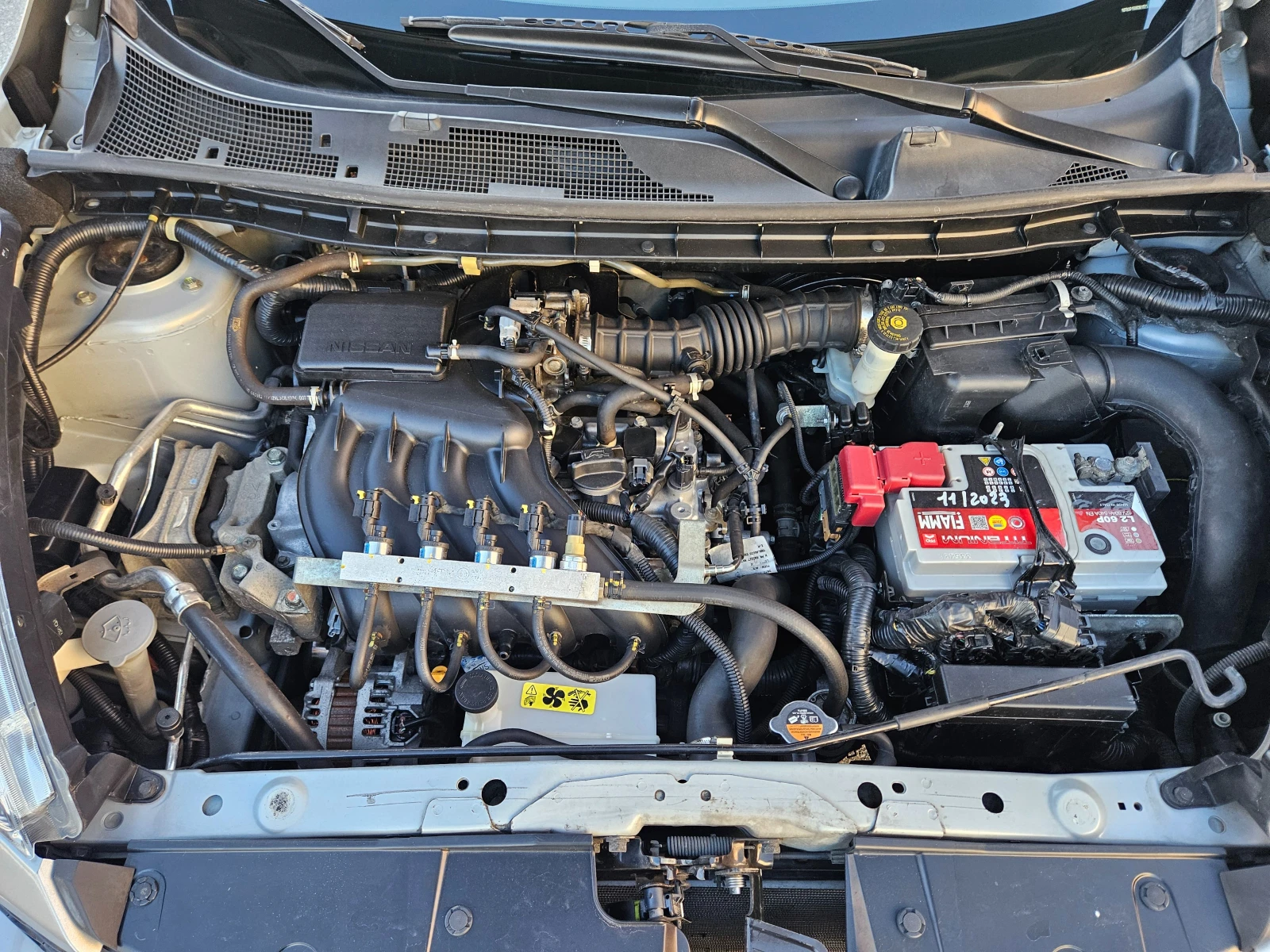 Nissan Juke 1.6i Газ BRC ТОП СЪСТОЯНИЕ  РЕАЛНИ КИЛОМЕТРИ , снимка 15 - Автомобили и джипове - 56011014
