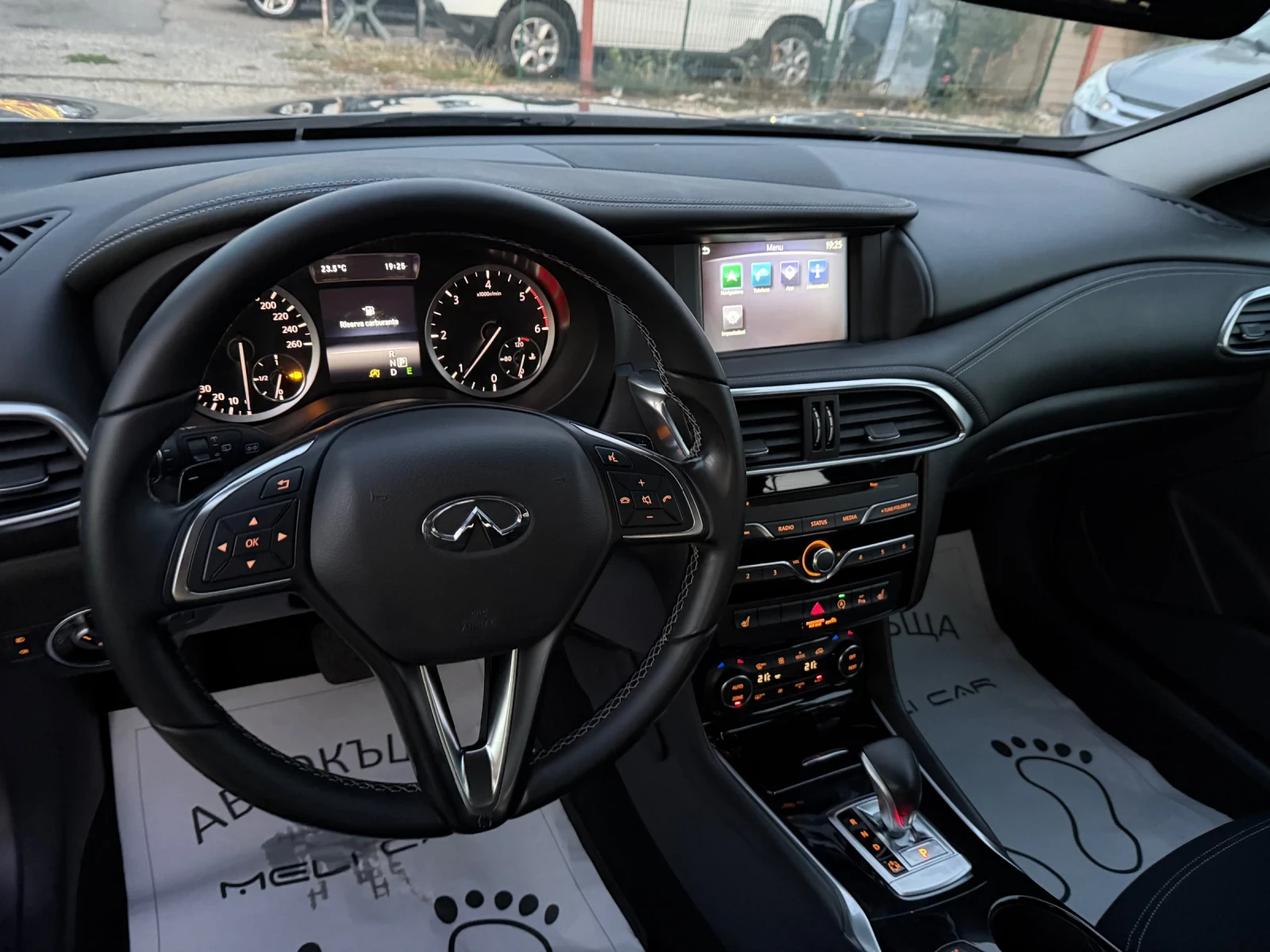 Infiniti Q30 1.5DCI АВТОМАТ 7G НАВИ ВИДЕО, снимка 7 - Автомобили и джипове - 56149163