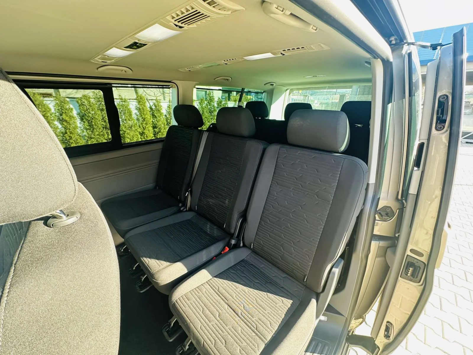 VW Caravelle 2.0TDI, снимка 14 - Бусове и автобуси - 53785613