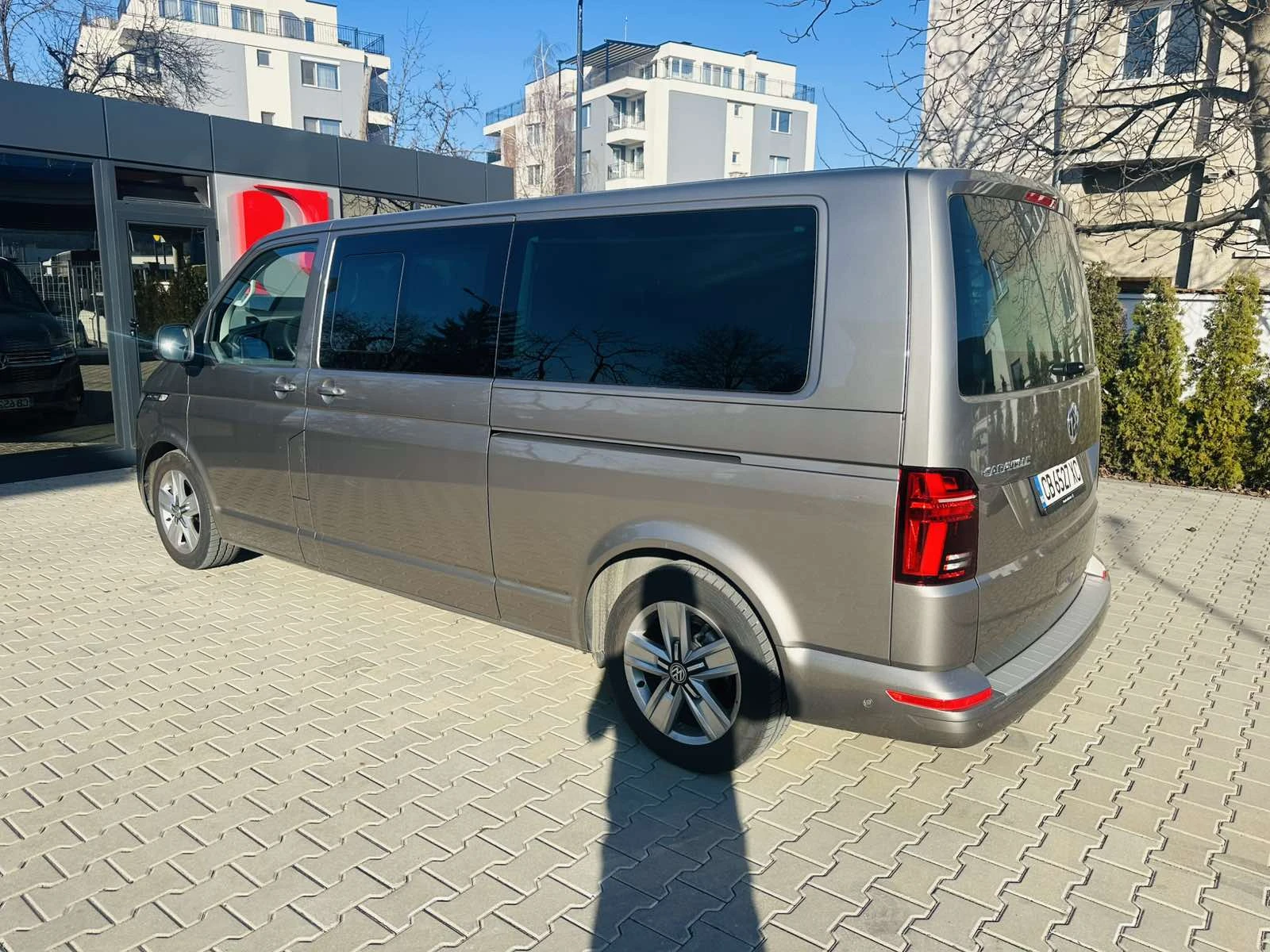 VW Caravelle 2.0TDI, снимка 15 - Бусове и автобуси - 53785613