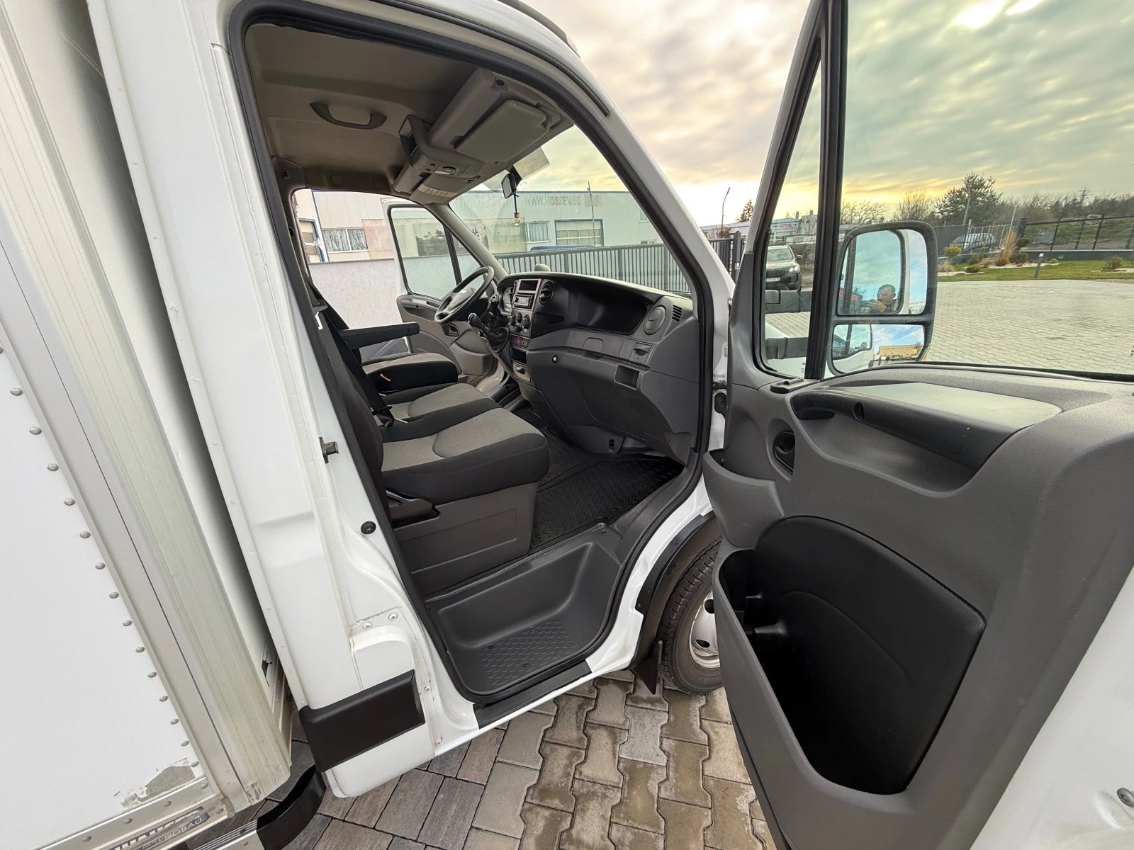 Iveco Daily 50C17* 3.0HPI* 3.5T* Б-кат* , снимка 14 - Бусове и автобуси - 53811536