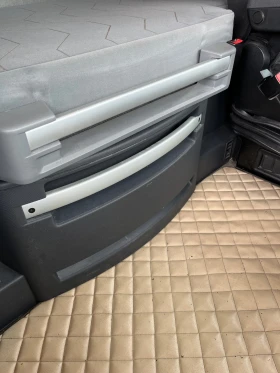 Renault T Мега, снимка 8 - Камиони - 53631865