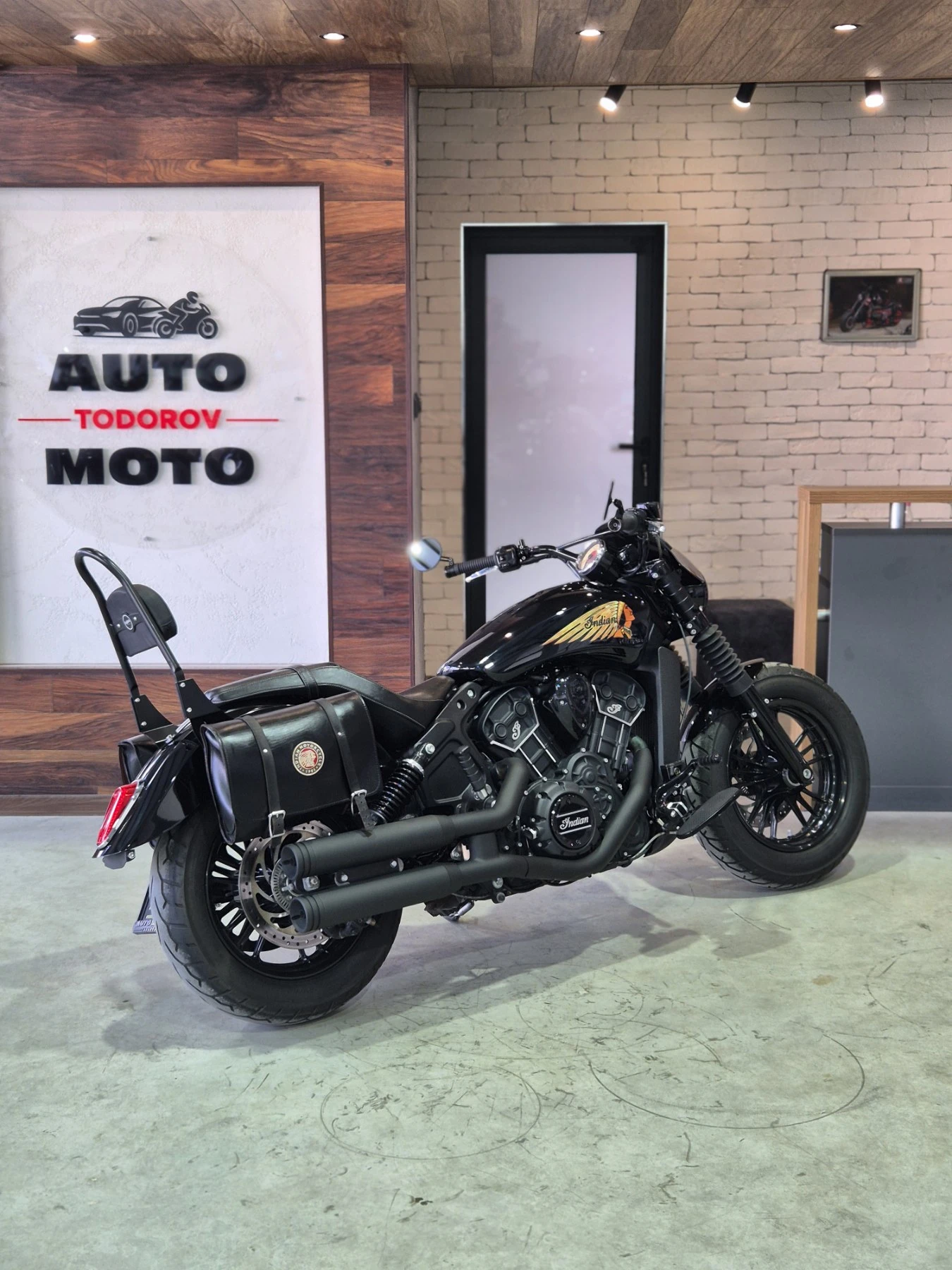 Indian Scout Sixty 16000км!!! Нов внос от ШВЕЙЦАРИЯ!!!, снимка 6 - Мотоциклети и мототехника - 55223646