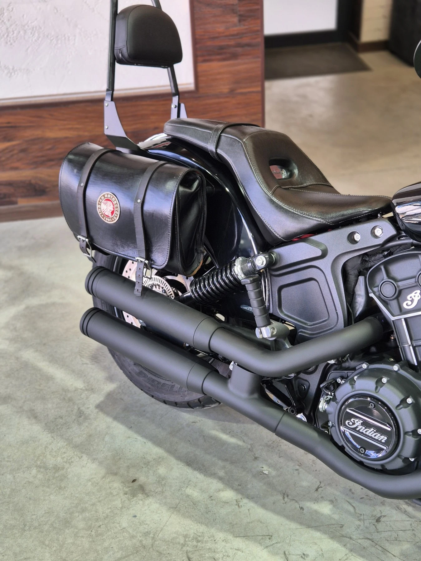 Indian Scout Sixty 16000км!!! Нов внос от ШВЕЙЦАРИЯ!!!, снимка 13 - Мотоциклети и мототехника - 55223646