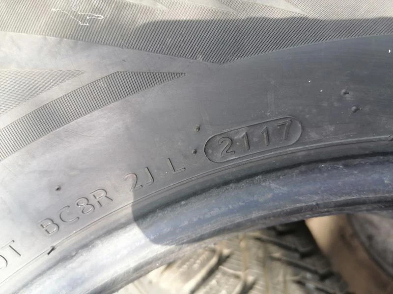 Гуми Зимни 235/65R17, снимка 11 - Гуми и джанти - 29589860