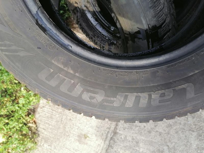 Гуми Зимни 235/65R17, снимка 14 - Гуми и джанти - 29589860