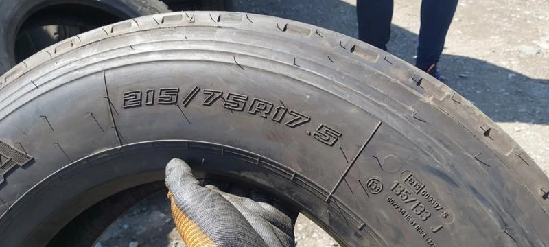 Гуми Летни 215/55R17.5, снимка 4 - Гуми и джанти - 41998863