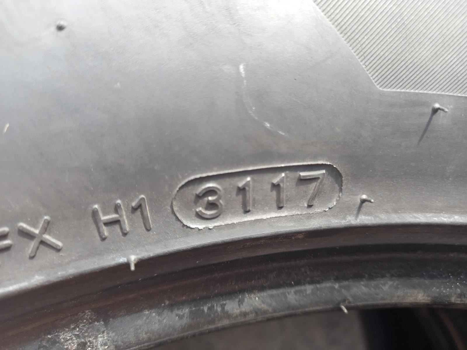 Гуми Зимни 225/55R19, снимка 8 - Гуми и джанти - 54944982