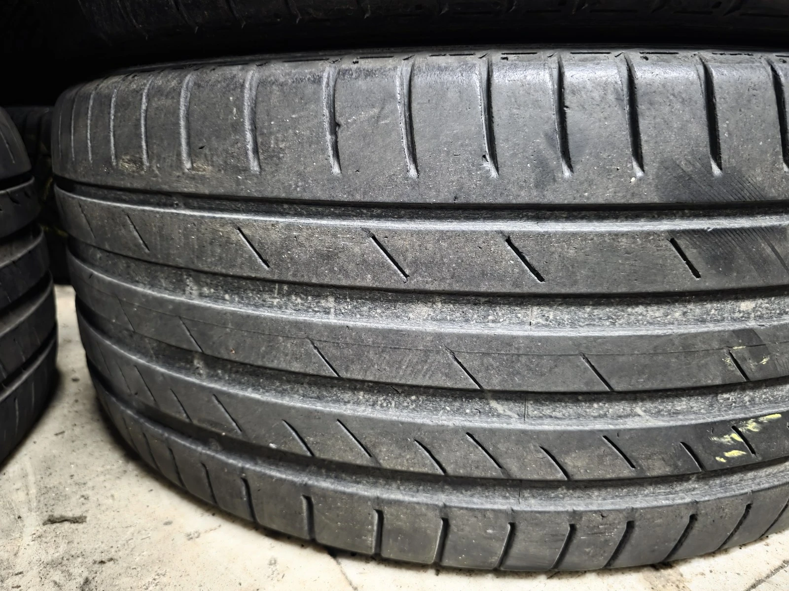 Гуми Летни 245/45R18, снимка 4 - Гуми и джанти - 56716341