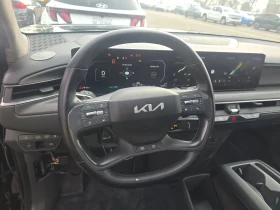 Kia EV9 Wind | AWD | ШИБЕДАХ | 7 МЕСТА |  - 27000 € / 52807.41 лв. - 30139566 10