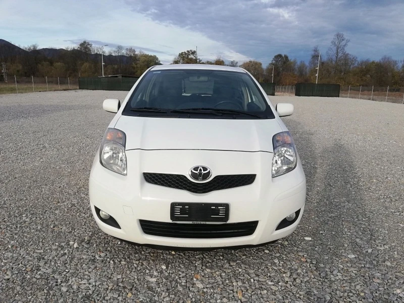 Toyota Yaris 1.3i kli italia, снимка 2 - Автомобили и джипове - 44289471