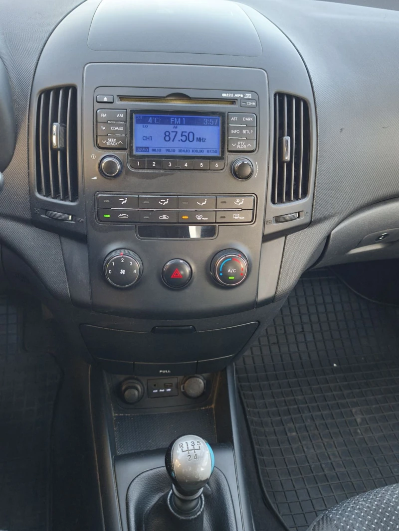 Hyundai I30 1.4 I EURO 4, снимка 7 - Автомобили и джипове - 48417230