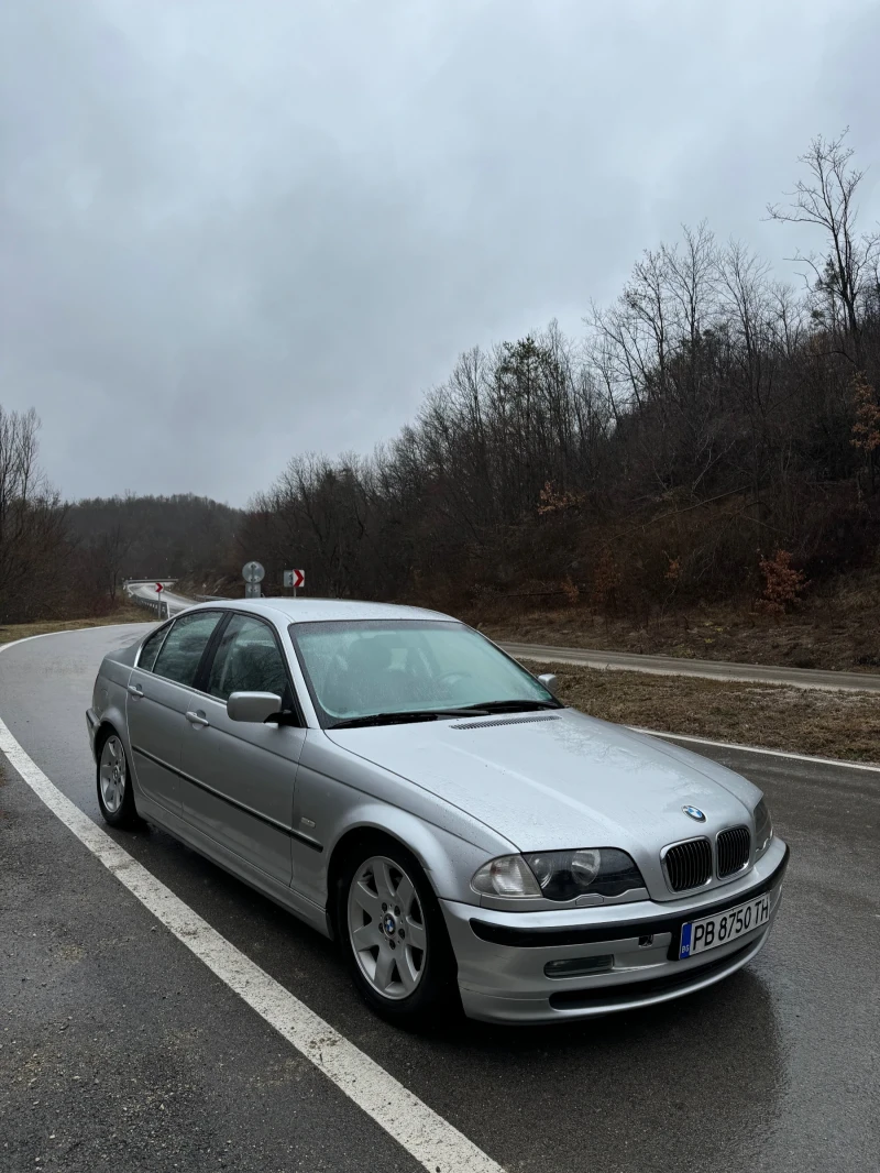 BMW 320 i, снимка 3 - Автомобили и джипове - 49337636