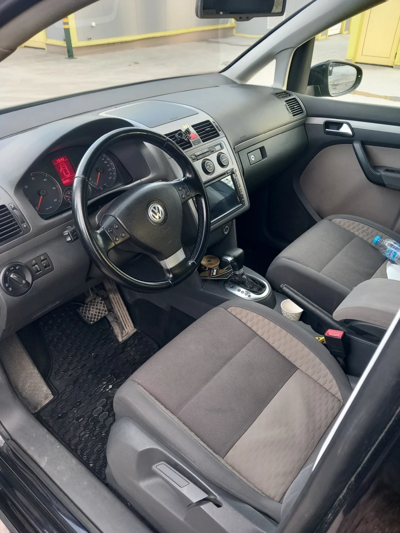 VW Touran, снимка 4 - Автомобили и джипове - 49362484