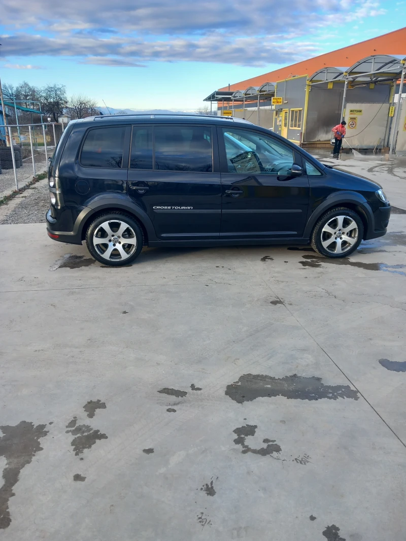 VW Touran, снимка 2 - Автомобили и джипове - 49362484