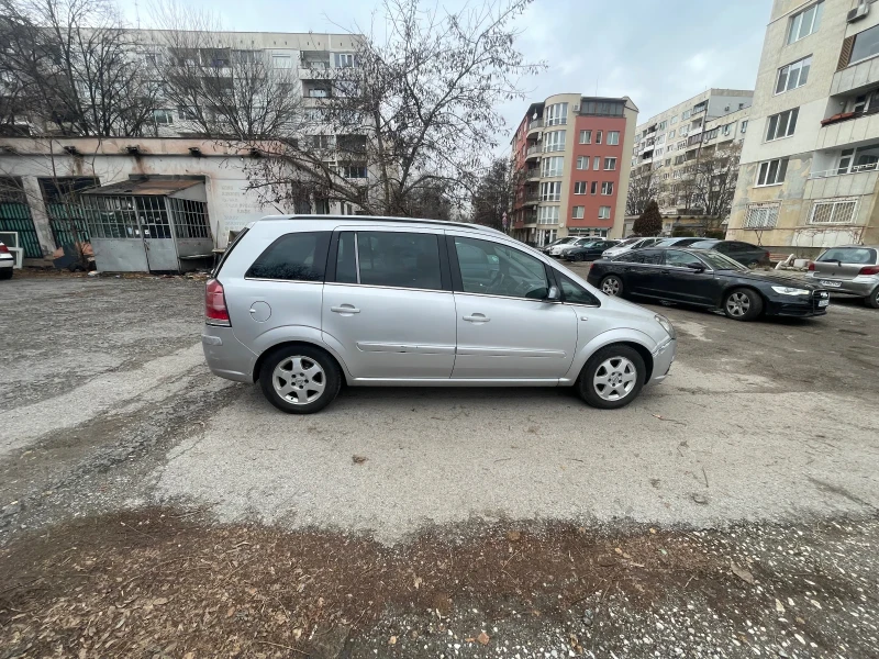 Opel Zafira 1.8, снимка 3 - Автомобили и джипове - 49486990