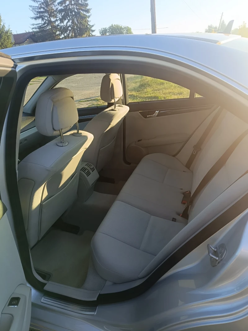 Mercedes-Benz C 180 W 204, снимка 8 - Автомобили и джипове - 52807300