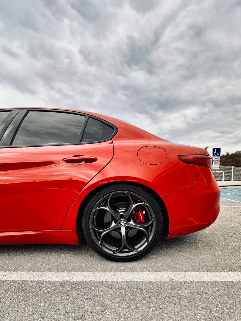 Alfa Romeo Giulia 2.0 ti, снимка 9 - Автомобили и джипове - 51428394