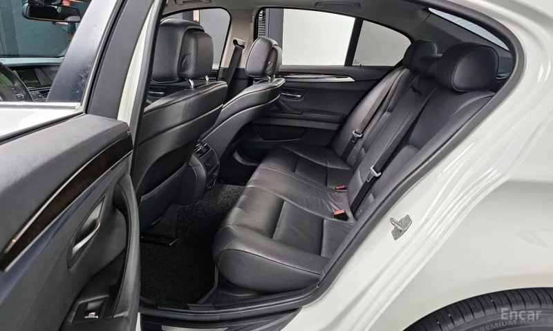 BMW 520, снимка 13 - Автомобили и джипове - 52807846