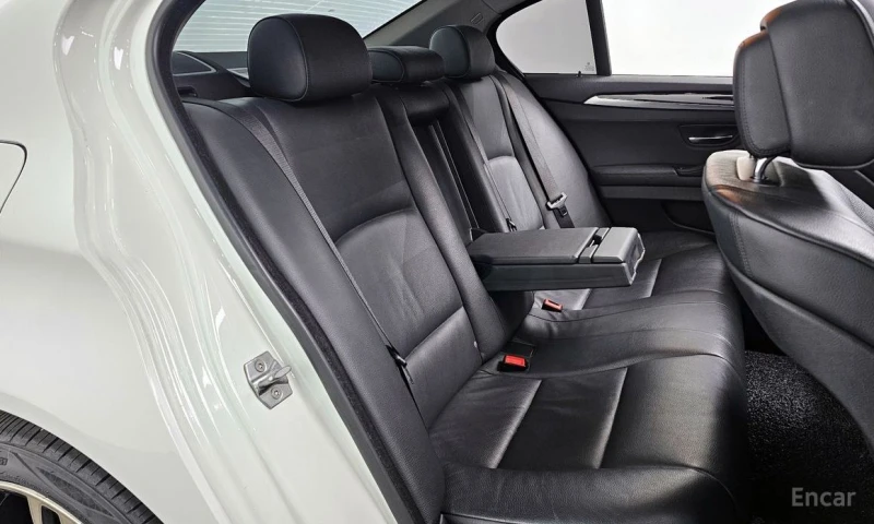 BMW 520, снимка 12 - Автомобили и джипове - 52807846