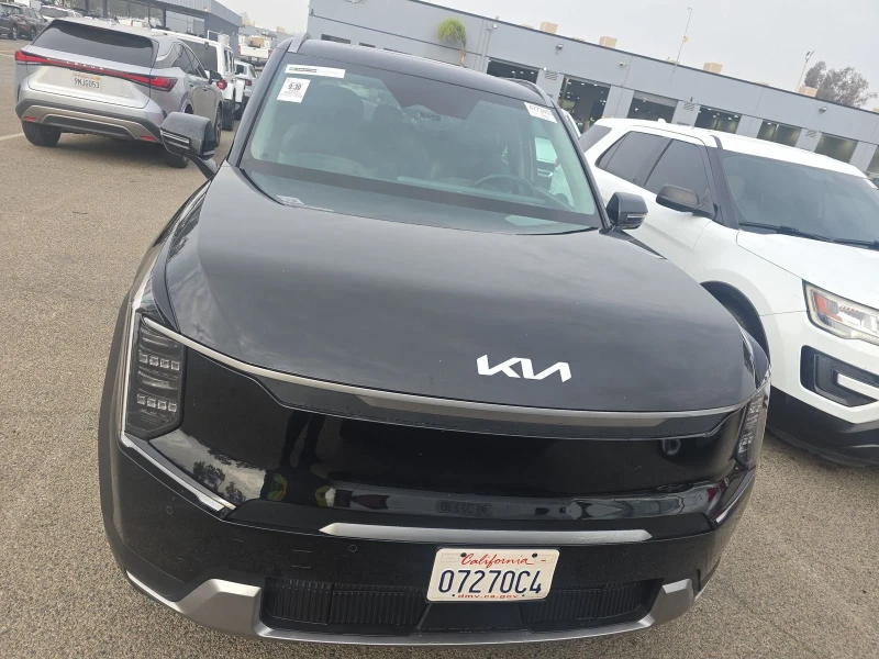 Kia EV9 Wind | AWD | ШИБЕДАХ | 7 МЕСТА | , снимка 2 - Автомобили и джипове - 53355571