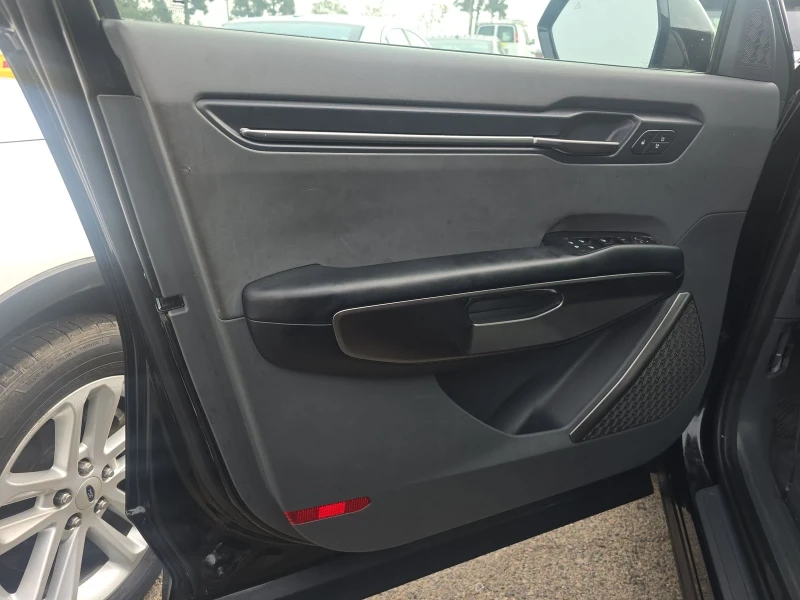 Kia EV9 Wind | AWD | ШИБЕДАХ | 7 МЕСТА | , снимка 9 - Автомобили и джипове - 53355571