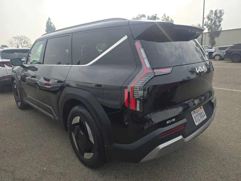 Kia EV9 Wind | AWD | ШИБЕДАХ | 7 МЕСТА | , снимка 6 - Автомобили и джипове - 53355571