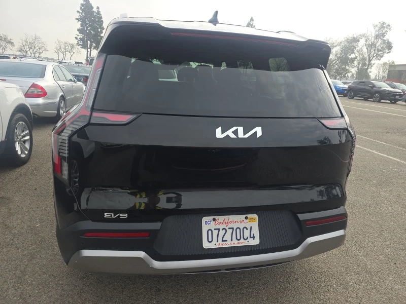 Kia EV9 Wind | AWD | ШИБЕДАХ | 7 МЕСТА | , снимка 5 - Автомобили и джипове - 53355571