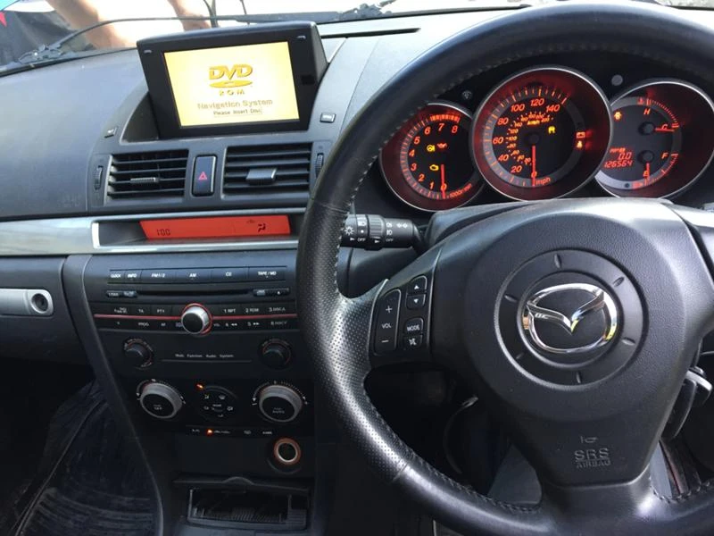 Mazda 3 2.0 SPORT, снимка 8 - Автомобили и джипове - 43182211