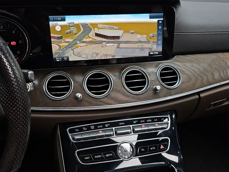 Mercedes-Benz E 220 4Matic Avantgarde - САМО 30% АВАНС, снимка 13 - Автомобили и джипове - 55926909