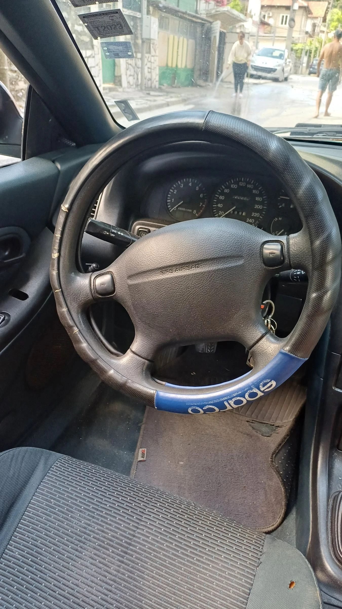 Mazda 323  - изображение 8