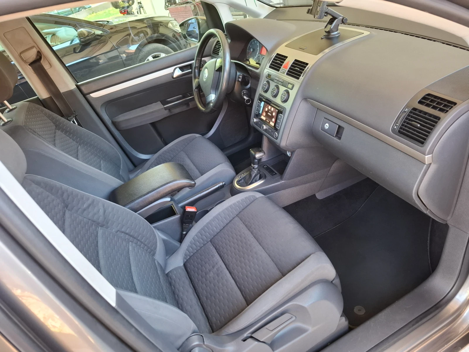 VW Touran HIGHLINE .Фабричен МЕТАН. 7 DSG - изображение 4