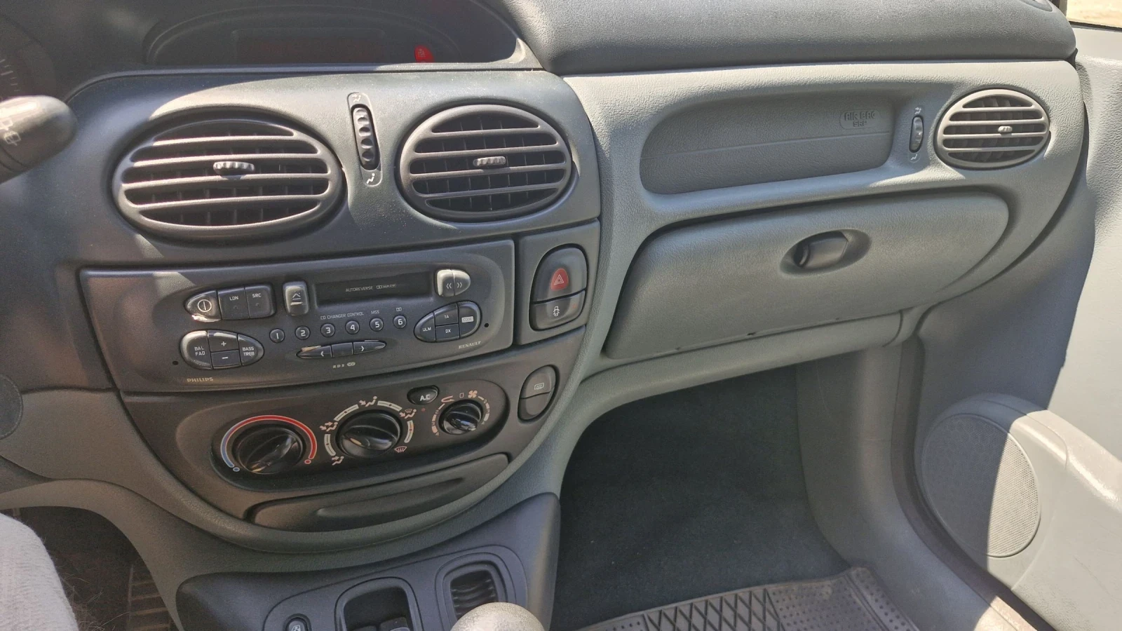 Renault Scenic 1.6 - изображение 5