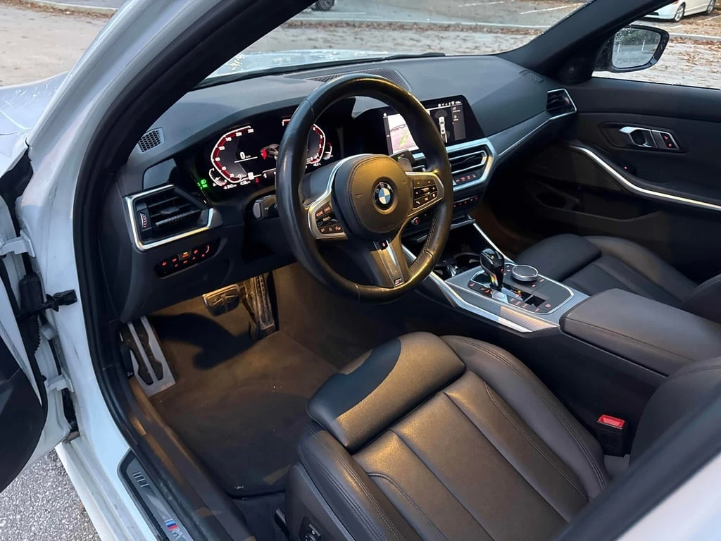 BMW 330 * 330i xDrive Sedan * CARFAX * БЕЗ ПЪРВОНАЧАЛНА ВН - изображение 6