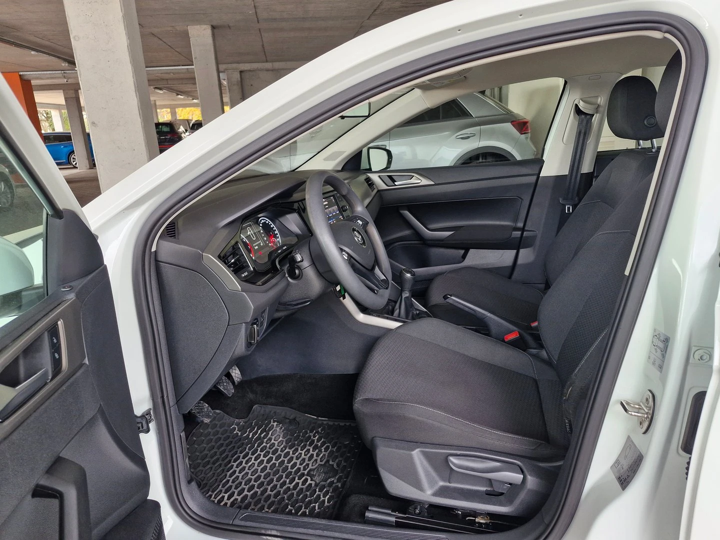 VW Polo Comfortline 1.0 EVO BMT - изображение 6