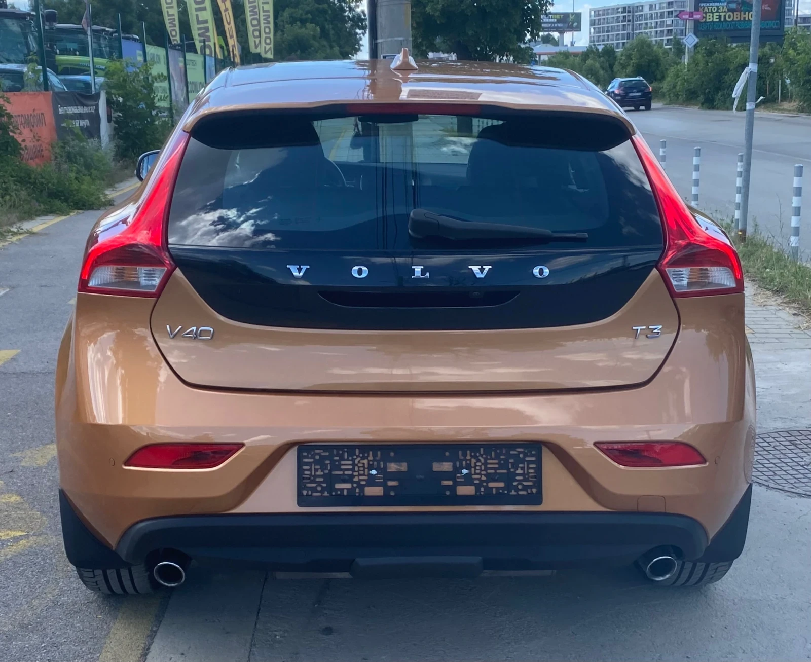 Volvo V40 Изключително запазен автомобил !!!, снимка 7 - Автомобили и джипове - 54627305