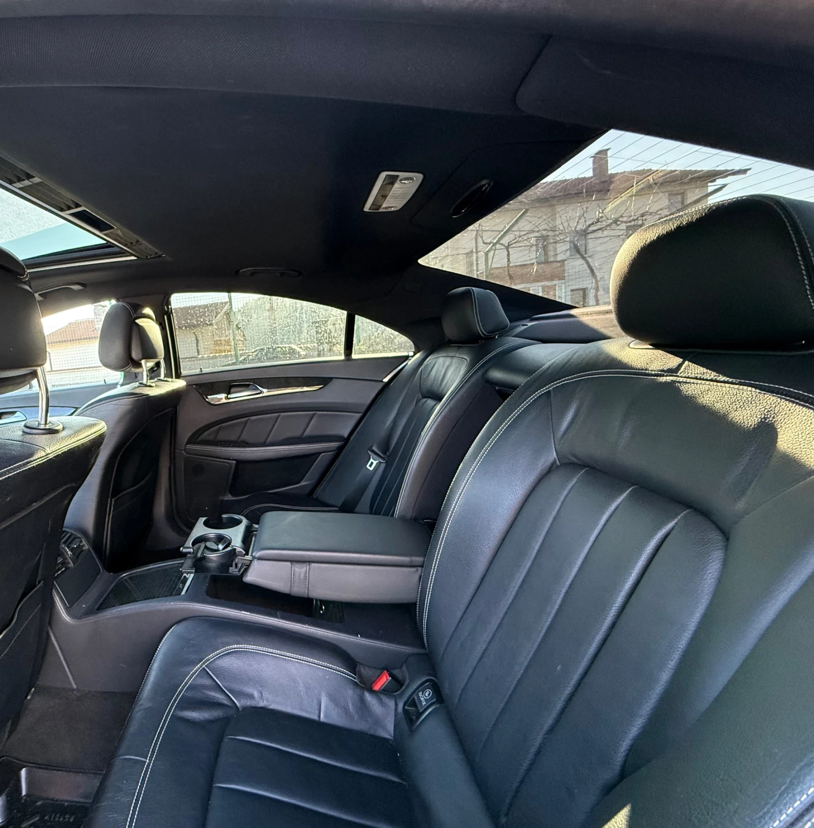 Mercedes-Benz CLA 350, снимка 8 - Автомобили и джипове - 55631625