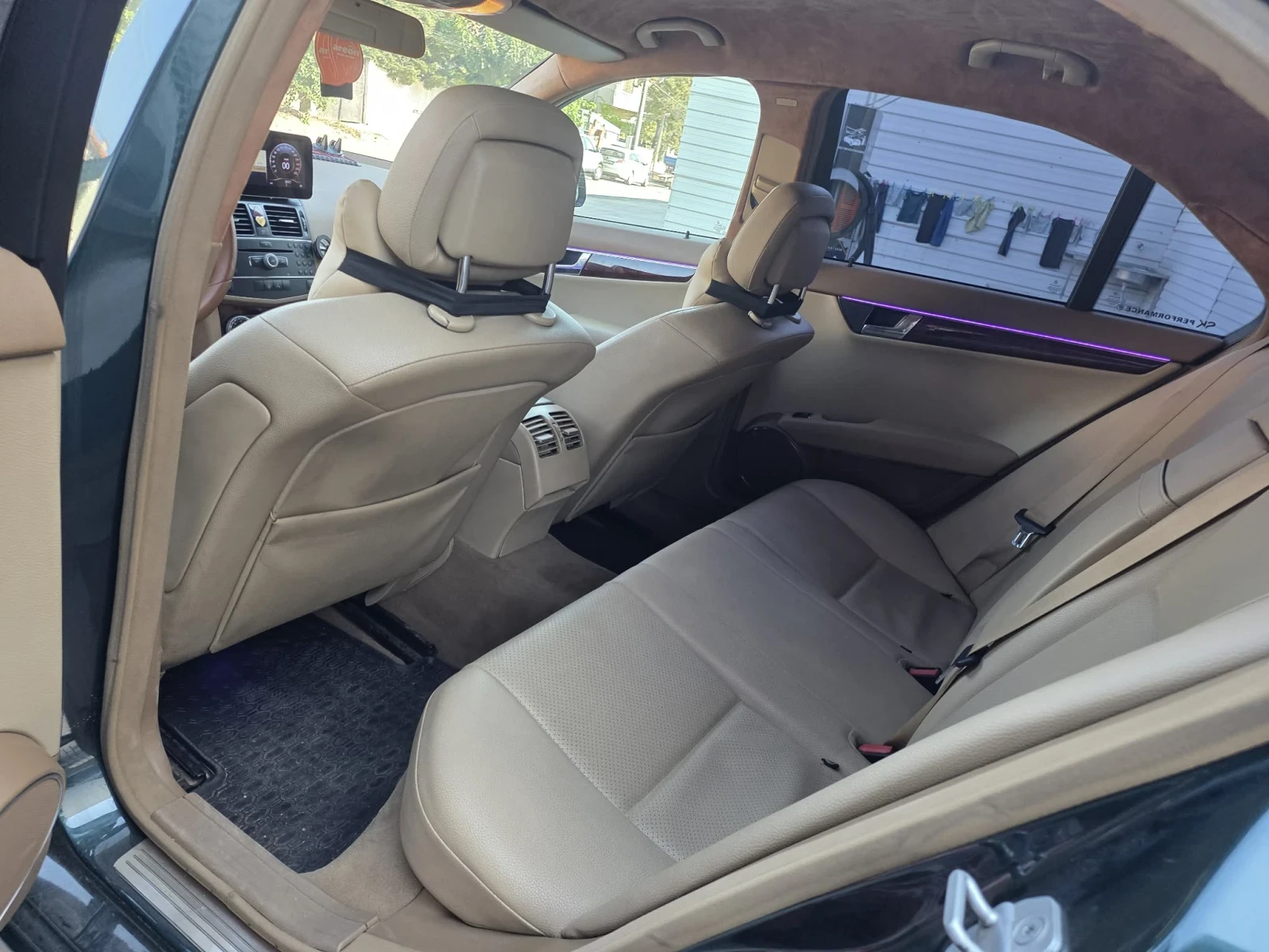 Mercedes-Benz C 320, снимка 8 - Автомобили и джипове - 55796867