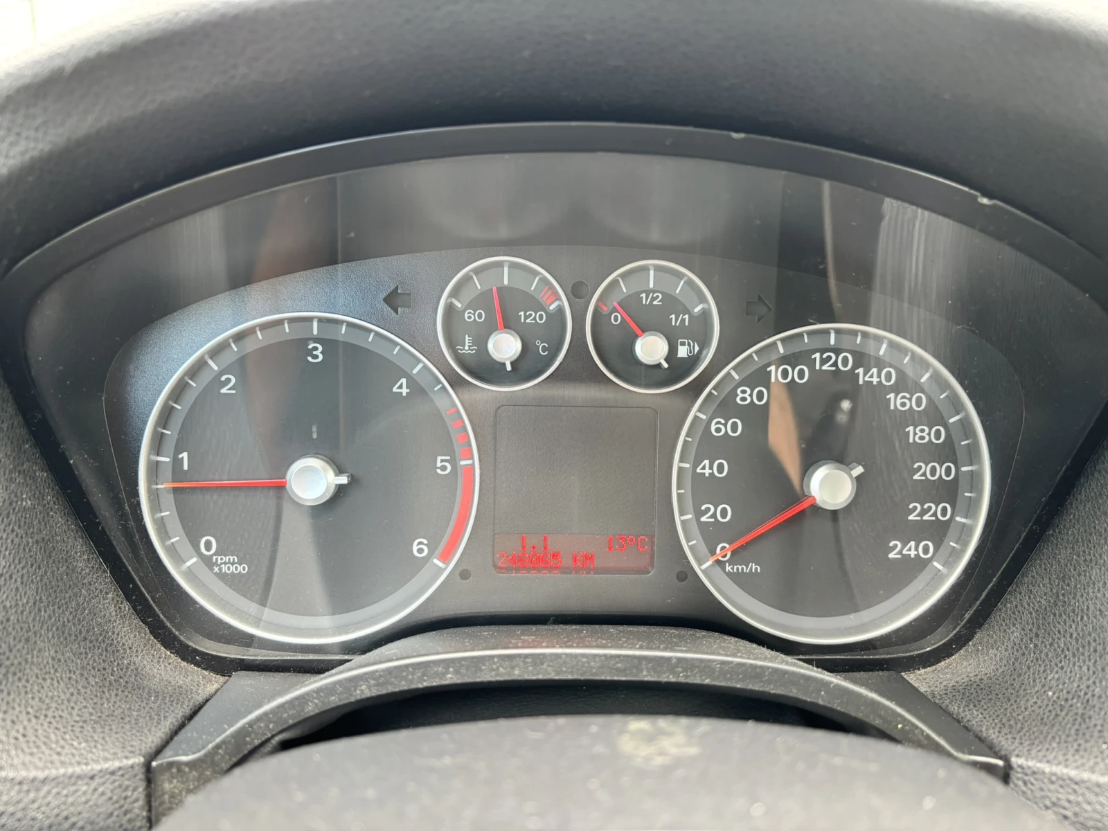Ford Focus 1.6-Дизел, снимка 8 - Автомобили и джипове - 56177025