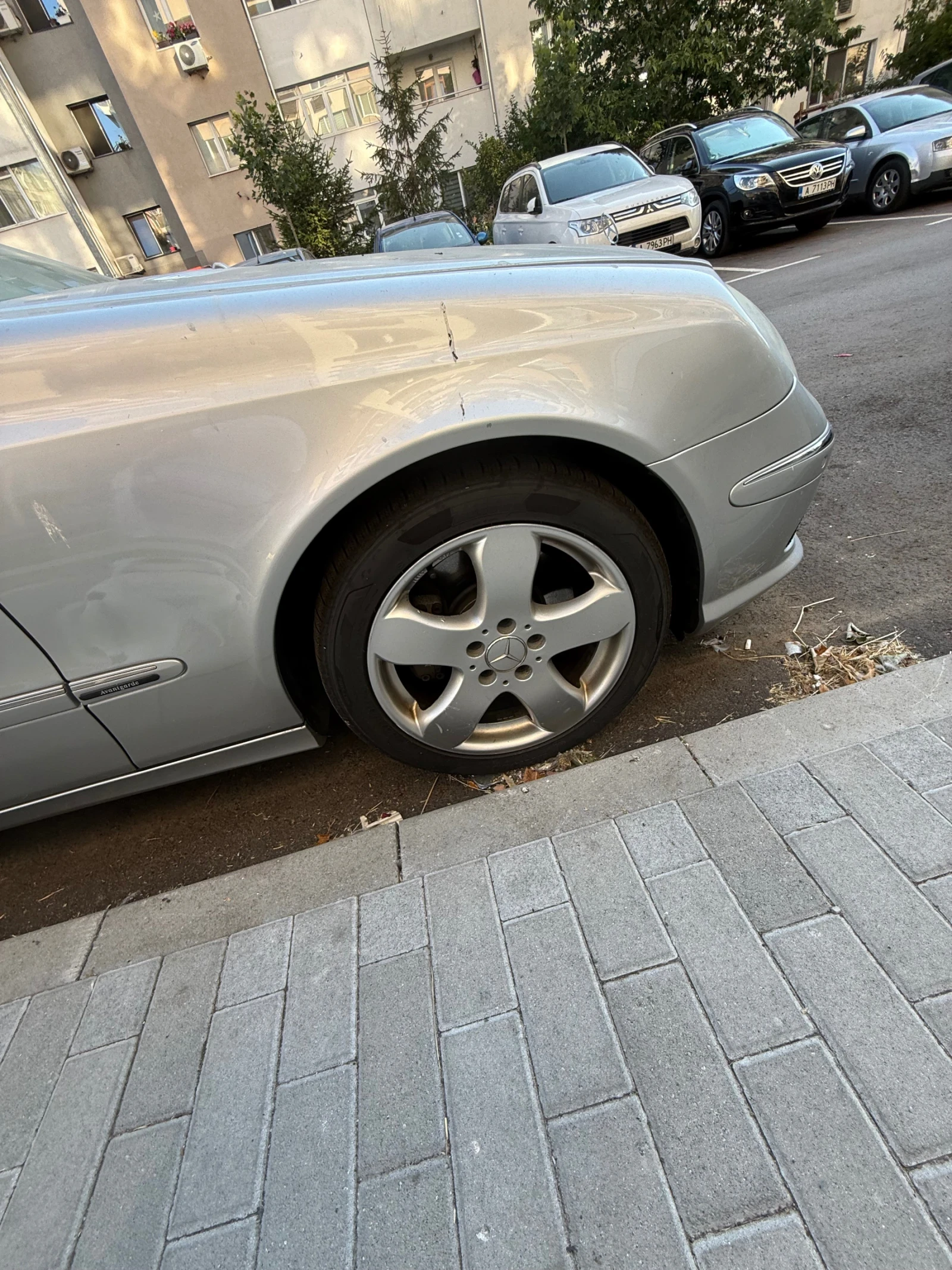 Mercedes-Benz E 500, снимка 2 - Автомобили и джипове - 56532544