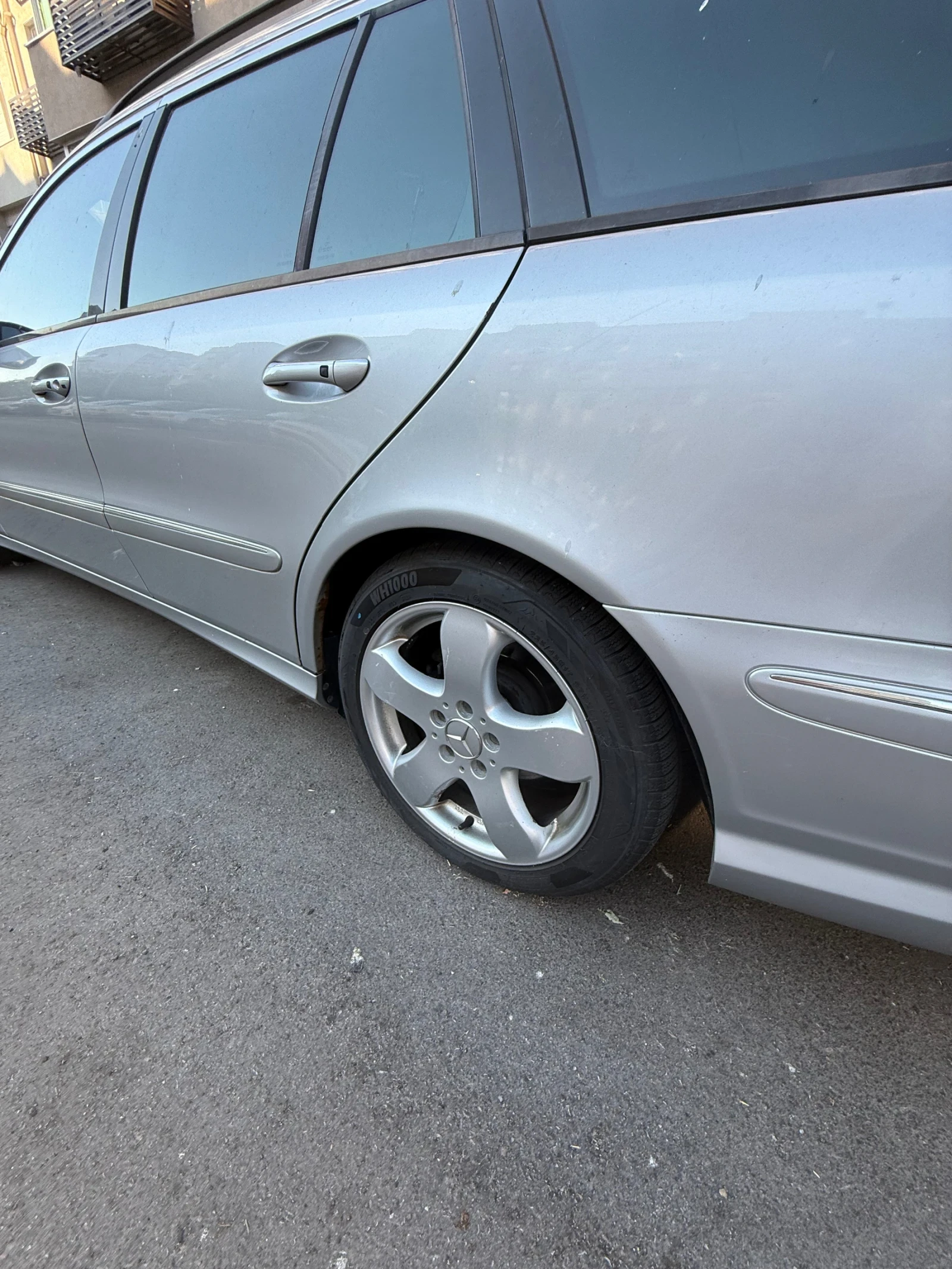 Mercedes-Benz E 500, снимка 4 - Автомобили и джипове - 56532544