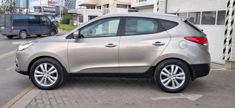 Hyundai IX35 2.0 4wd 163kc Панорама Климатроник !!Кожен салон!!, снимка 4 - Автомобили и джипове - 49994064