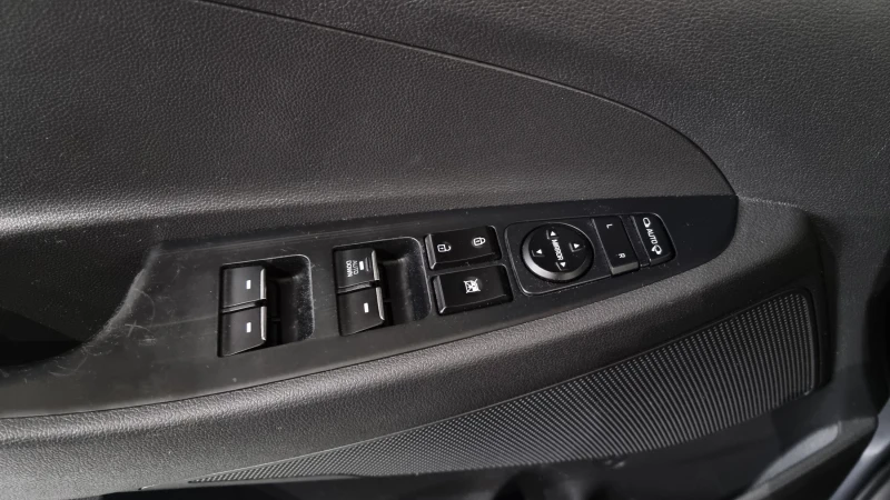 Hyundai Tucson 2.0 2WD STYLE autogeorge.com, снимка 17 - Автомобили и джипове - 51903255