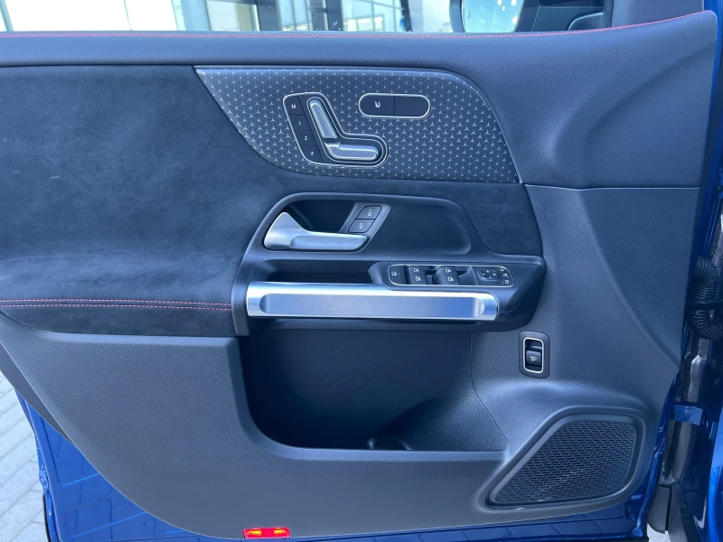 Mercedes-Benz GLB 220 4MATIC 6+ 1, снимка 10 - Автомобили и джипове - 51617396